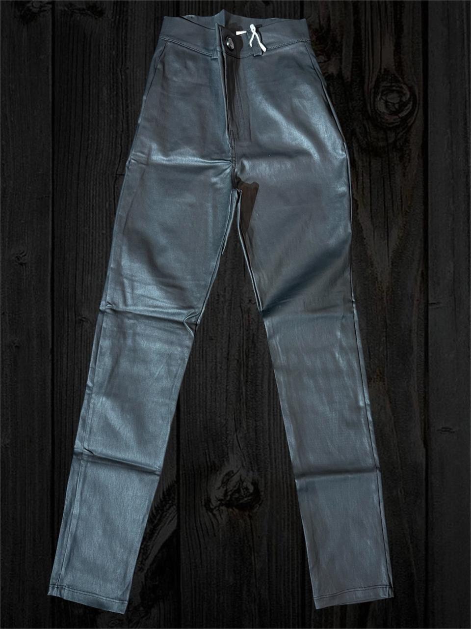 Pantalon De Cuerina Negro Skinny — Pantalones