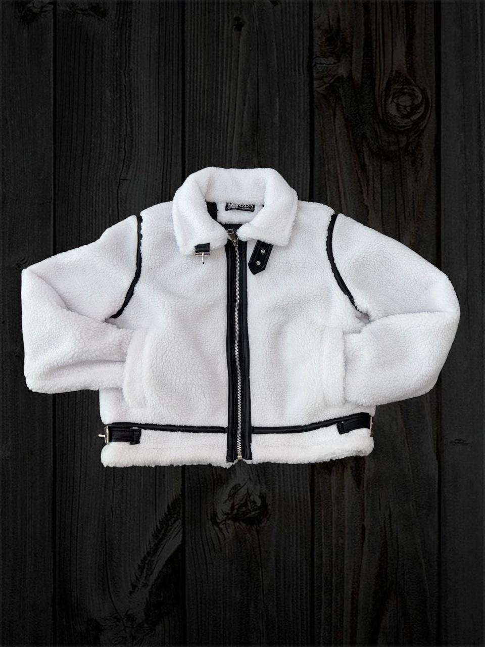 Chaqueta Sherpa Blanca con Detalles Negros MENZON — Chompas